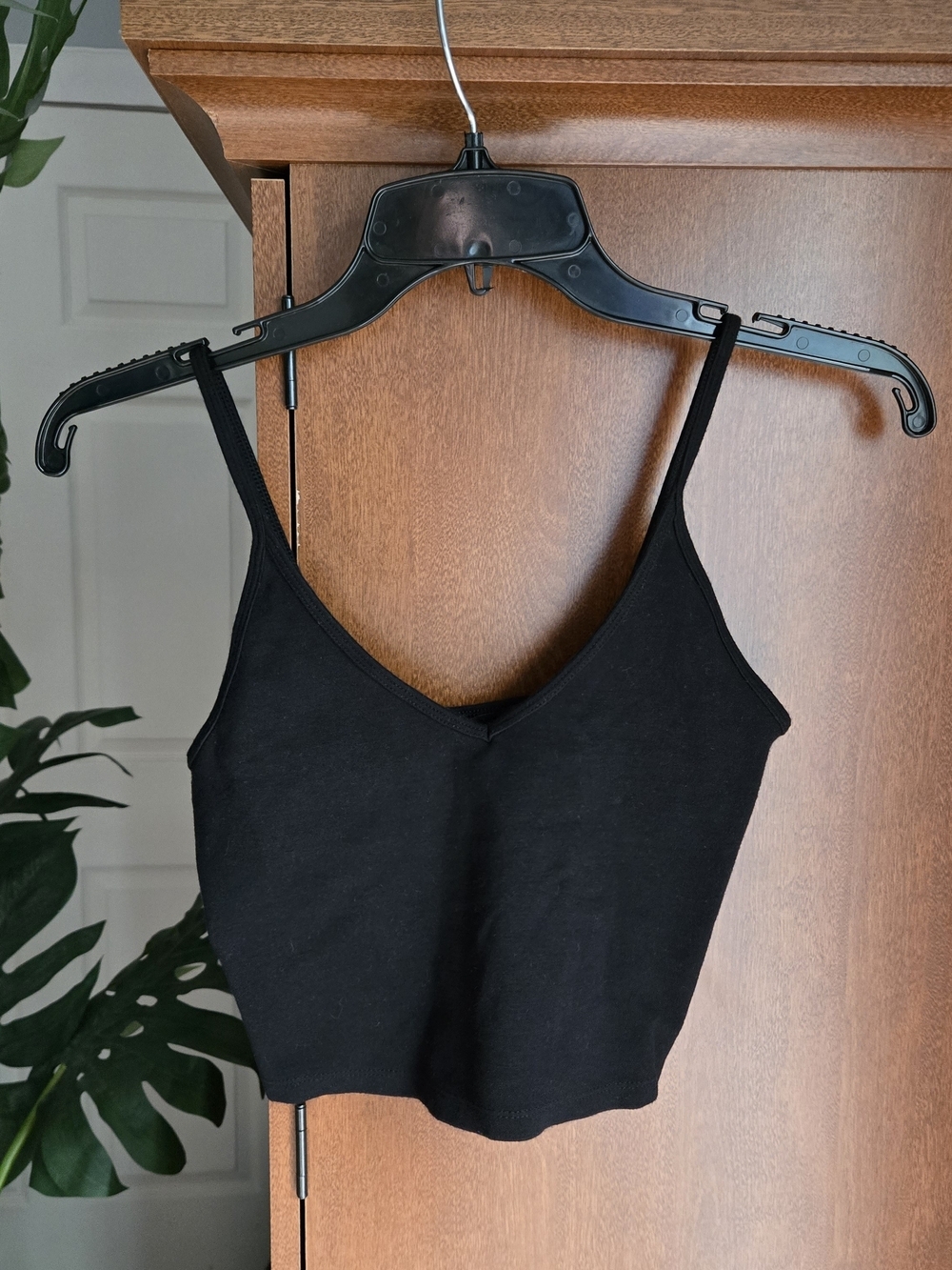 TALULAH Black V-Neck Crop Tank with Slim Straps